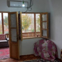 اتاق سه نفره رو به جنگل اقامتگاه بومگردی شاه ماهی لاهیجان